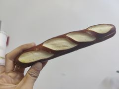 青酱红波芝士碱水-慢熟面包店bud bread(孩儿巷店)