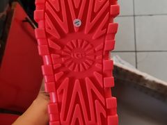 -UGG(燕莎奥特莱斯购物中心店)