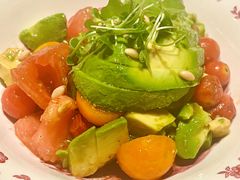 番茄牛油果沙拉-BROWNSTONE布朗石西班牙餐厅(富城店)