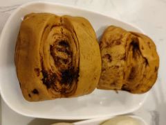 -李与白包子铺(桐梓林店)