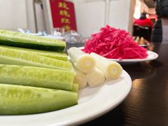 拍黄瓜-玫瑰红烤羊排(北新桥三条店)