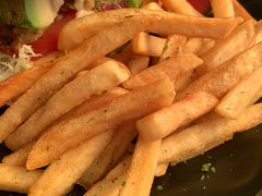 -layback cafe & bar