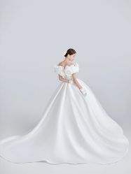-NaNa婚纱礼服馆