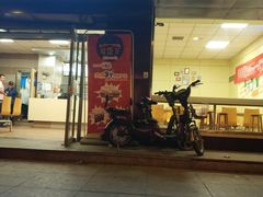 -华莱士·全鸡汉堡(五号路店)