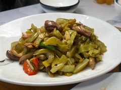 潮汕酸菜炒猪肚-品粤居港式打边炉·广式烧腊(西安路福佳新天地店)
