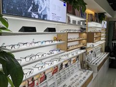 -视野联行眼镜·蔡司授权店(长白万象汇店)