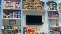 -鲸鱼堡亲子恒温泳池游泳俱乐部(彰泰天街店)
