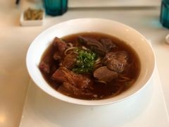 半筋半肉布袋面-天下三绝 牛肉面/红酒
