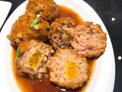 鸭蛋黄狮子头-梅飞酒家(桑园路店)