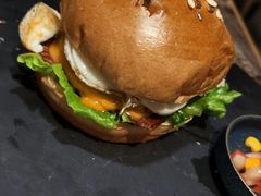 经典芝士汉堡-HIGH FIVE哈福手工汉堡(桂林路店)