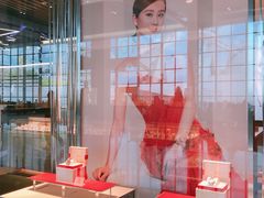 -中免(澳门机场免税店)