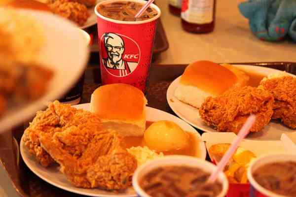 肯德基(kentuckyfried chicken,肯塔基州炸鸡,简称kfc),是美国跨国
