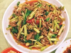 芹菜牛肉丝-曾牛肉