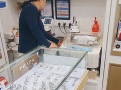 -美式眼镜·授权蔡司.依视路.尼康.豪雅.明月(人民广场店)