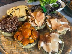 -慢丽江·云南野生菌土鸡锅(付家庄店)