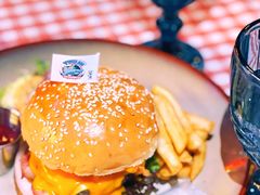 -鲨鱼美式餐厅酒吧Sharky