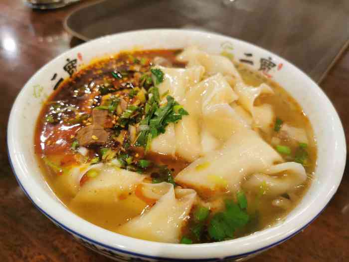 二宽牛肉拉面(友谊店)-"在振头小学这边转车 发现了一家吃牛肉拉面.