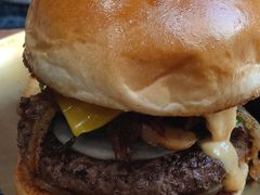 黑椒牛排汉堡-魏斯理汉堡(西安沣东吾悦店)