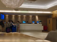 前台-全季酒店(重庆李子坝牛角沱地铁站店)