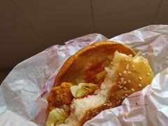 肉肉大方炸鸡堡-麦当劳(欧亚大观商都店)