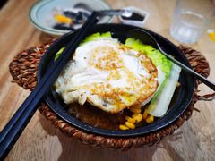肉饼窝蛋煲仔饭-堂屋糖水店(愚园店)
