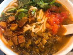 焖肉小锅米线-半山腰·云南菜(侨福芳草地店)