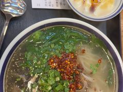 -云阿蛮云南生烫牛肉米线(奉贤路店)