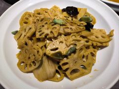 腊八蒜炒藕片-闫府私房菜·老字号(恒隆店)