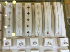 -海星奢选二手奢侈品手表包包鉴定回收寄卖(墨玉南路店)
