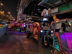 -席娜卡琳火车铁道夜市