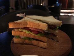 -wineapp葡萄酒餐吧(外滩金融中心店)