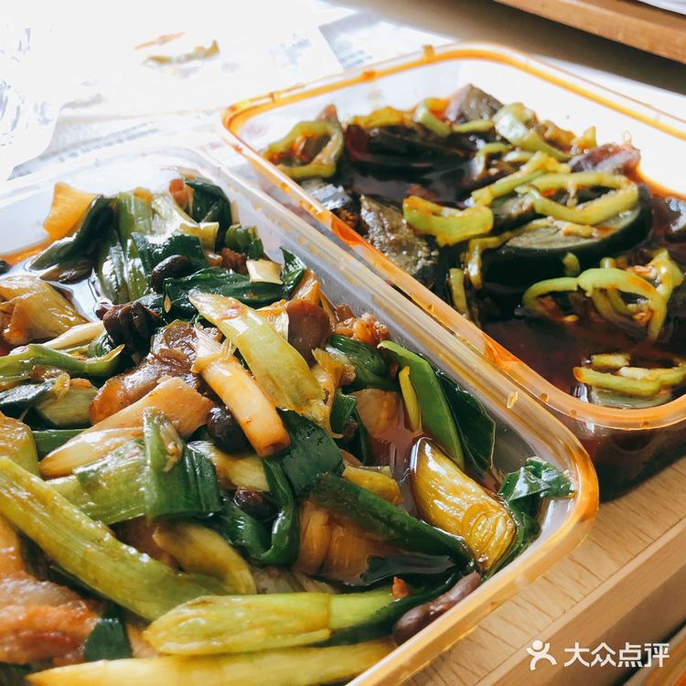 应该点两个清淡的小蔬菜的！