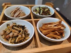 -鸿星花园酒家(银亿家园店)