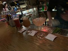 -FOUR PLAY BAR
