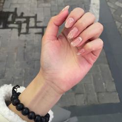 -倾·卿自助美甲美睫工作室