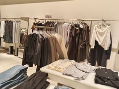 -URBAN REVIVO(西安Momopark店)