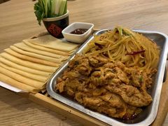 渔村煎饼-小船渔村•大连菜•大连焖鱼(黄河路店)