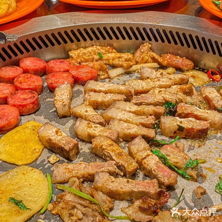 ‼️朋友带我来吃的烤肉 ‼️做梦都在吧唧嘴[流泪]