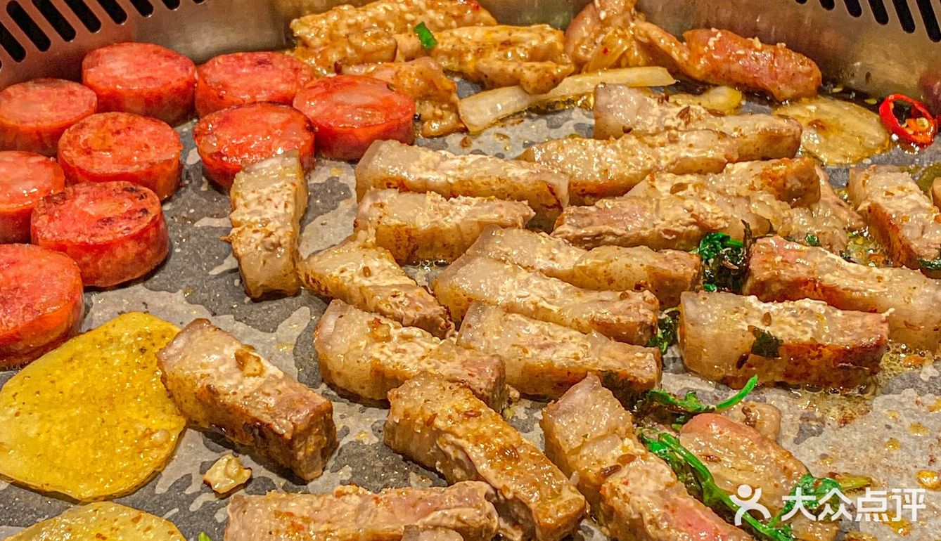 ‼️朋友带我来吃的烤肉 ‼️做梦都在吧唧嘴[流泪]