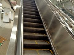 -白石桥南(地铁站)