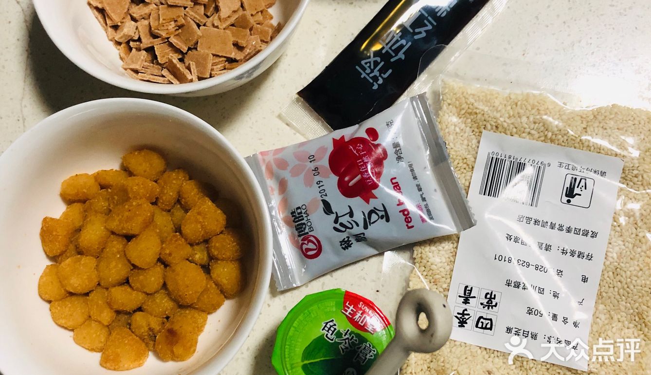 里面的配料也是按照经典款的来！