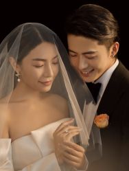 -易摄影婚纱摄影工作室