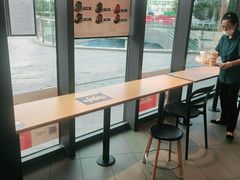 靠窗位-麦当劳(东石东一路店)