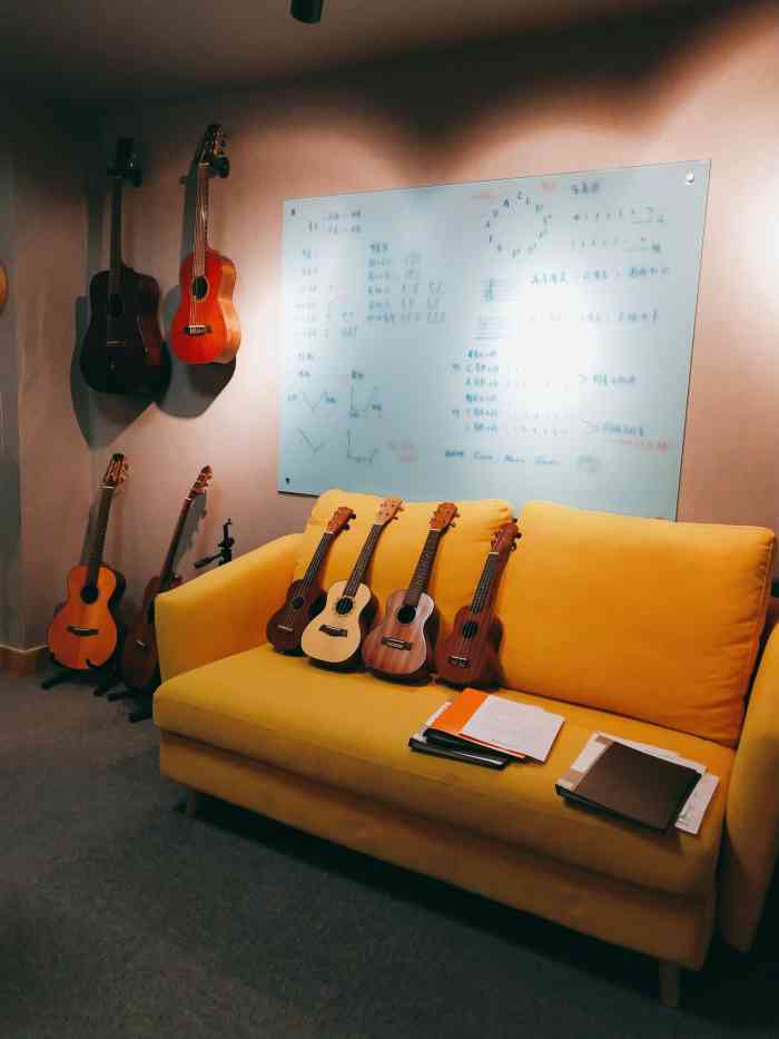 西海岸吉他工作室-"课程安排十分合理,已经上了五节课了,每一.