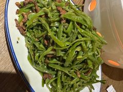 扁豆炒肉丝-姥姥家春饼店(佳亿时尚广场店)