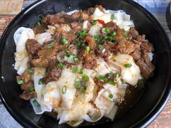 牛腩竹篙粉-石岐乳鸽村(南海第三分店)
