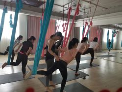 -静待花开瑜伽尊巴会馆