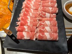 -海底捞火锅(新松江路生日主题店)