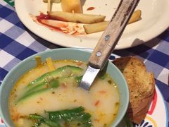 牛油果鸡肉汤-彼德西餐厅(凯德广场新南店)