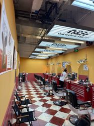 点击看大图 -Devilhands Barbershop男士理容店